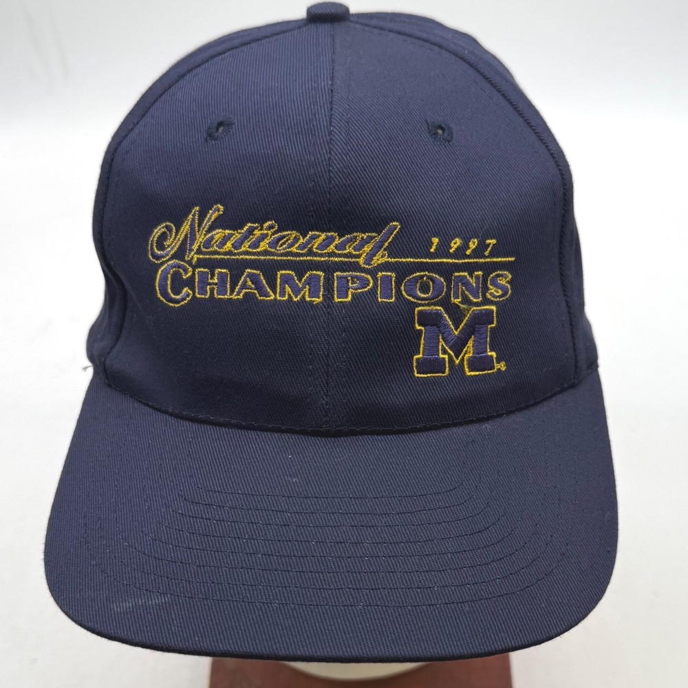 Vintage Michigan Wolverines 1997 National Champions Snapback Hat‎ Navy KC Caps